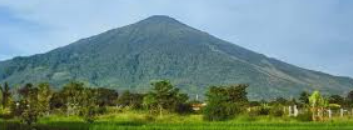 Menyelusuri Pesona Gunung Ceremai: Keindahan Alam dan Tantangan Pendakian